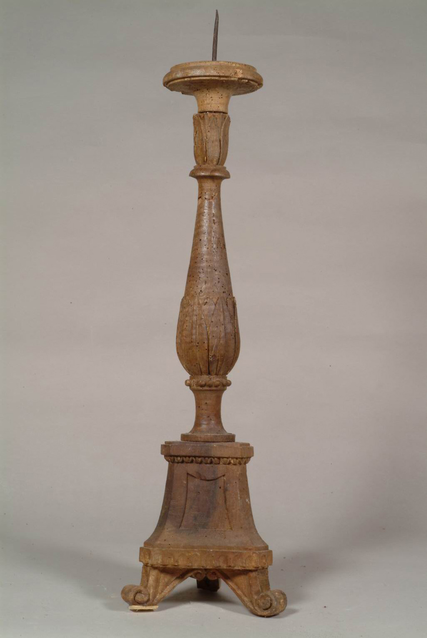 candeliere, elemento d'insieme - bottega marchigiana (sec. XVIII)