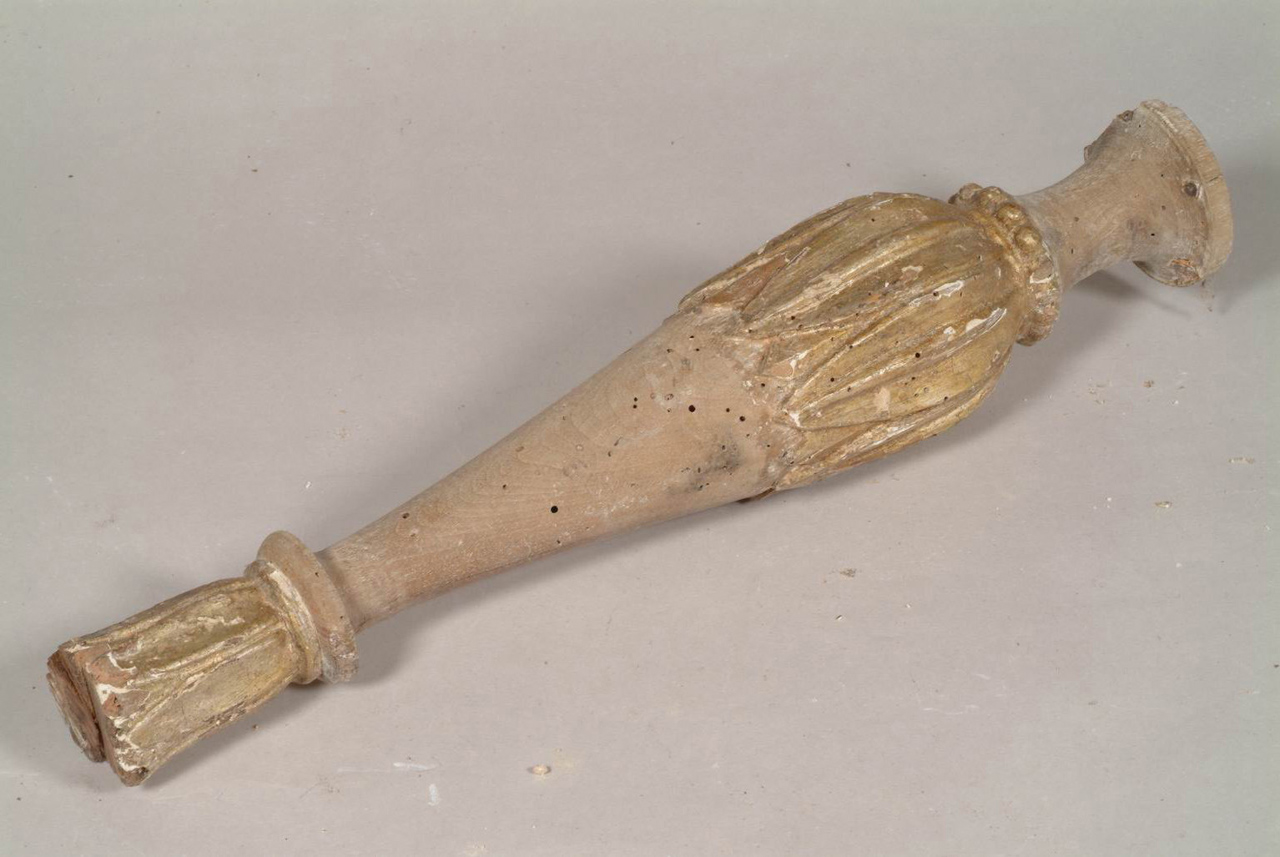 candeliere, frammento - bottega marchigiana (sec. XVIII)