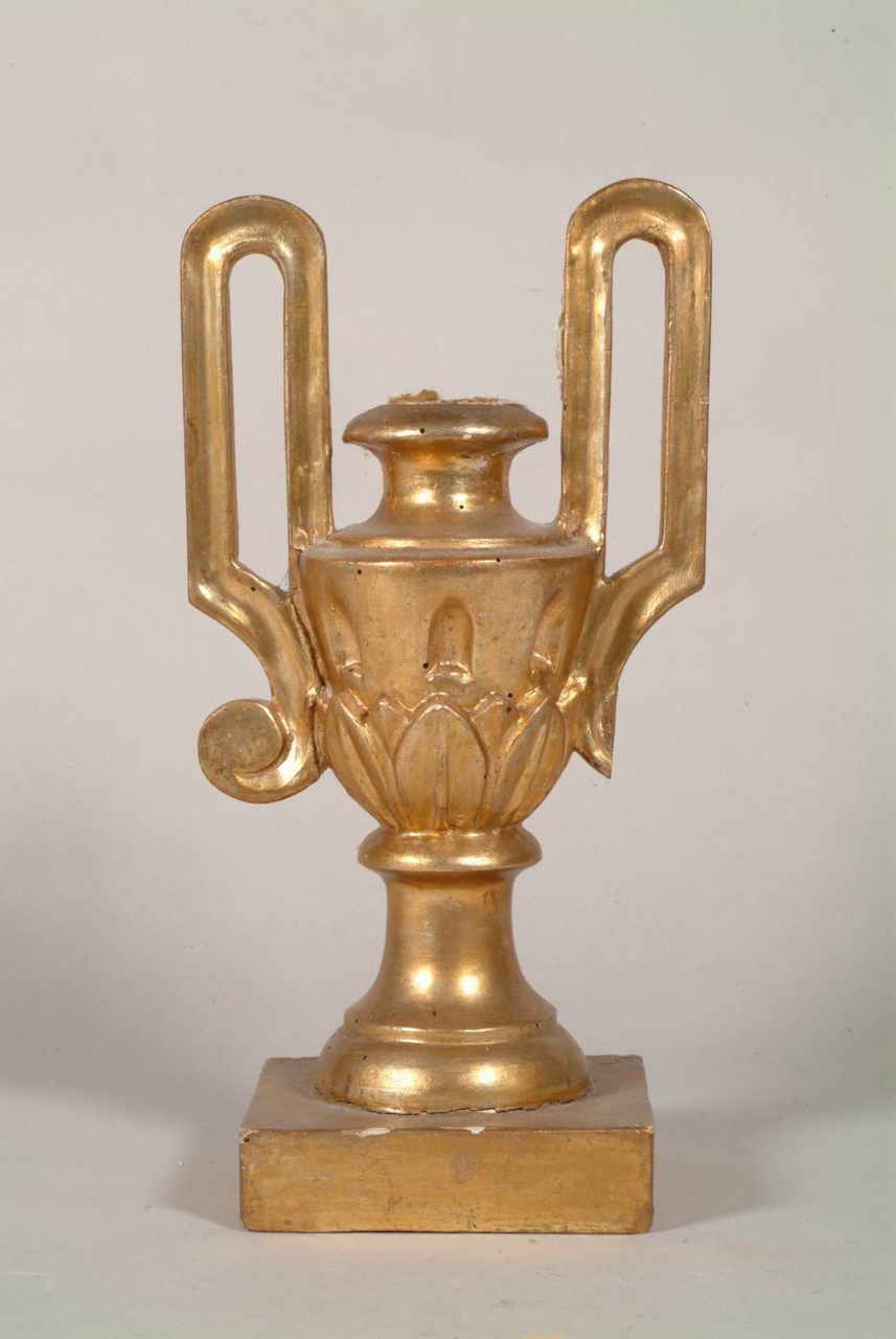 vaso d'altare con composizione floreale, elemento d'insieme - bottega marchigiana (seconda metà sec. XIX)