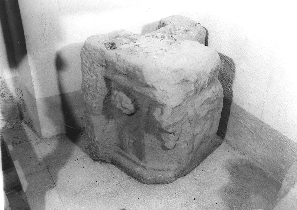 motivi decorativi floreali (rilievo) - bottega marchigiana (sec. XIV)