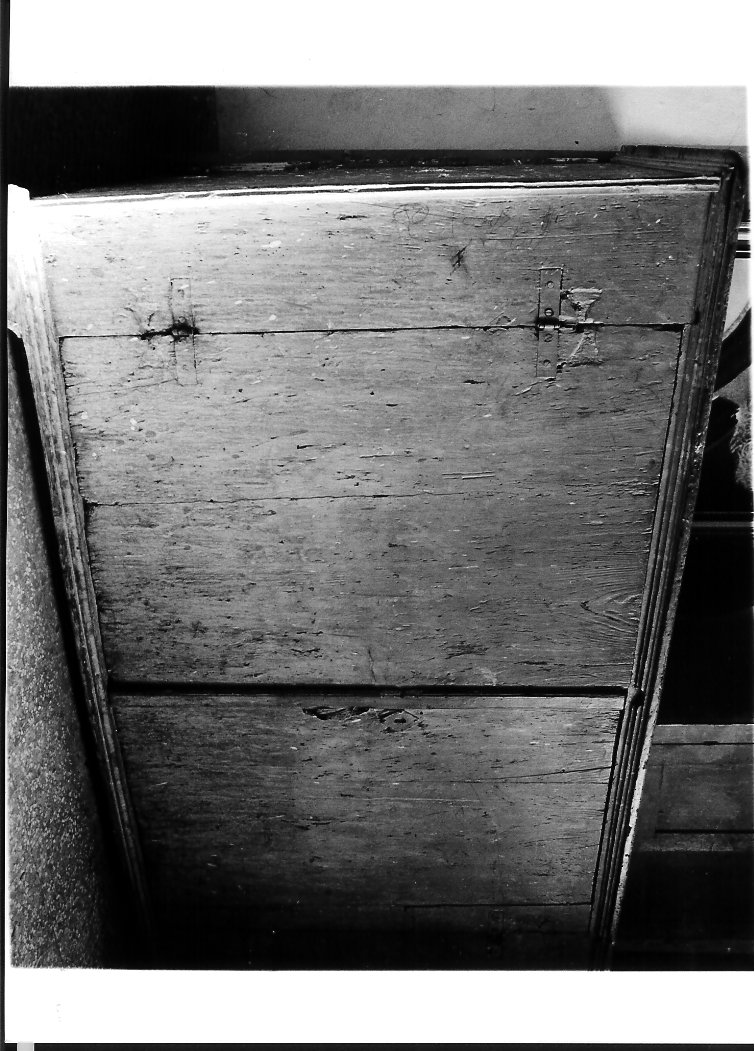 credenza - bottega marchigiana (fine/inizio secc. XVII/ XVIII)