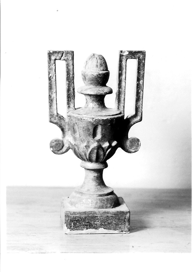 vaso - bottega marchigiana (seconda metà sec. XIX)