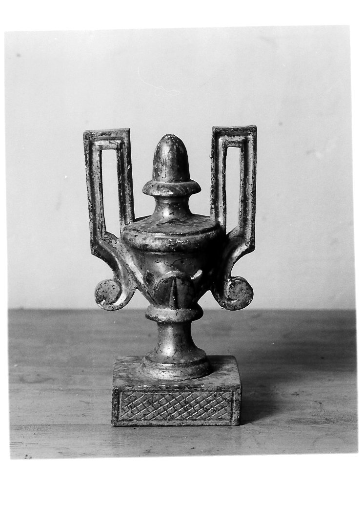 vaso - bottega marchigiana (prima metà sec. XIX)