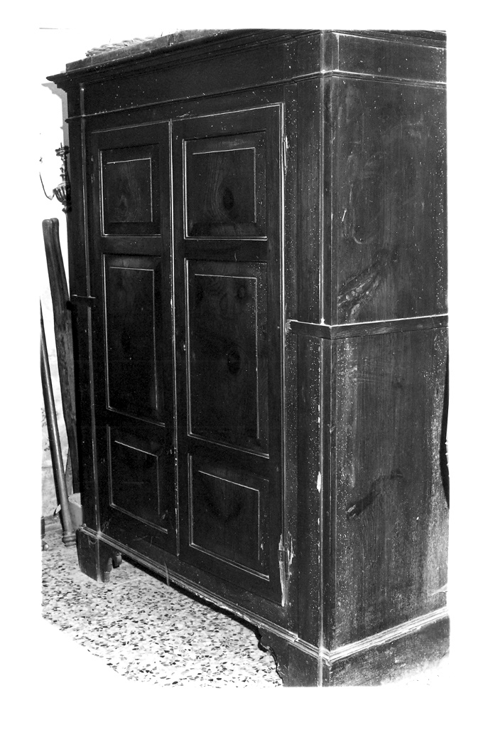 armadio - bottega marchigiana (primo quarto sec. XX)