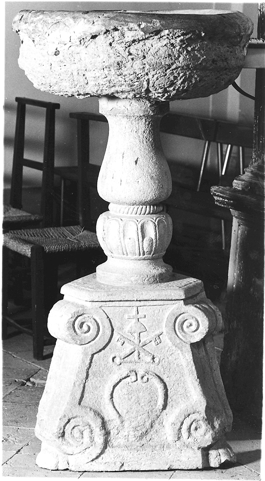 acquasantiera - bottega marchigiana (ultimo quarto sec. XV)