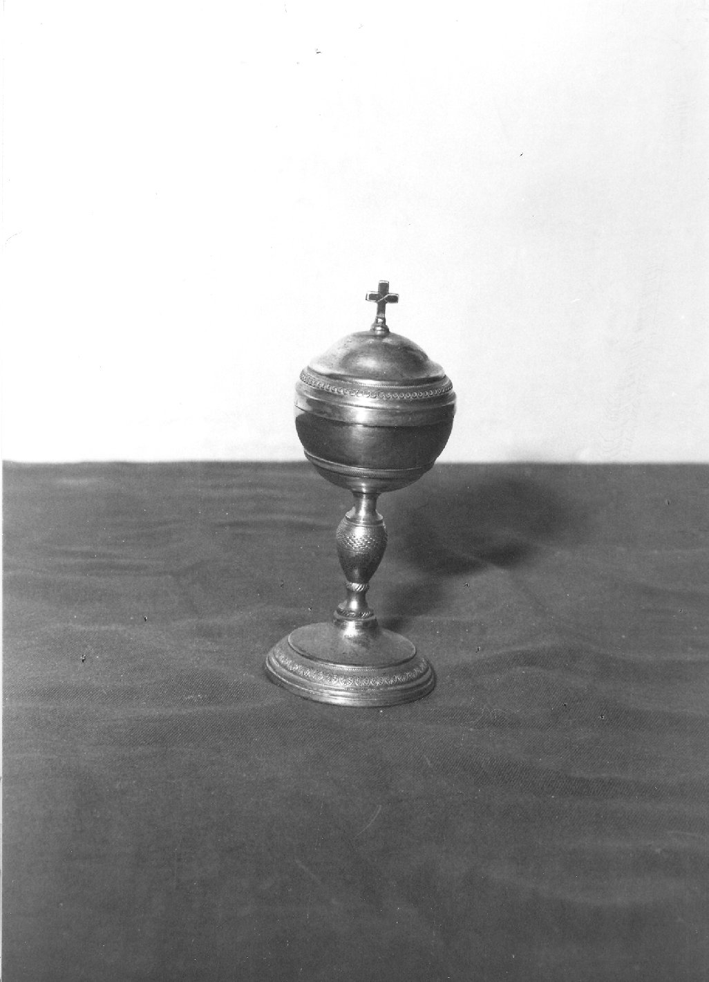 pisside - bottega marchigiana (fine/inizio secc. XIX/ XX)