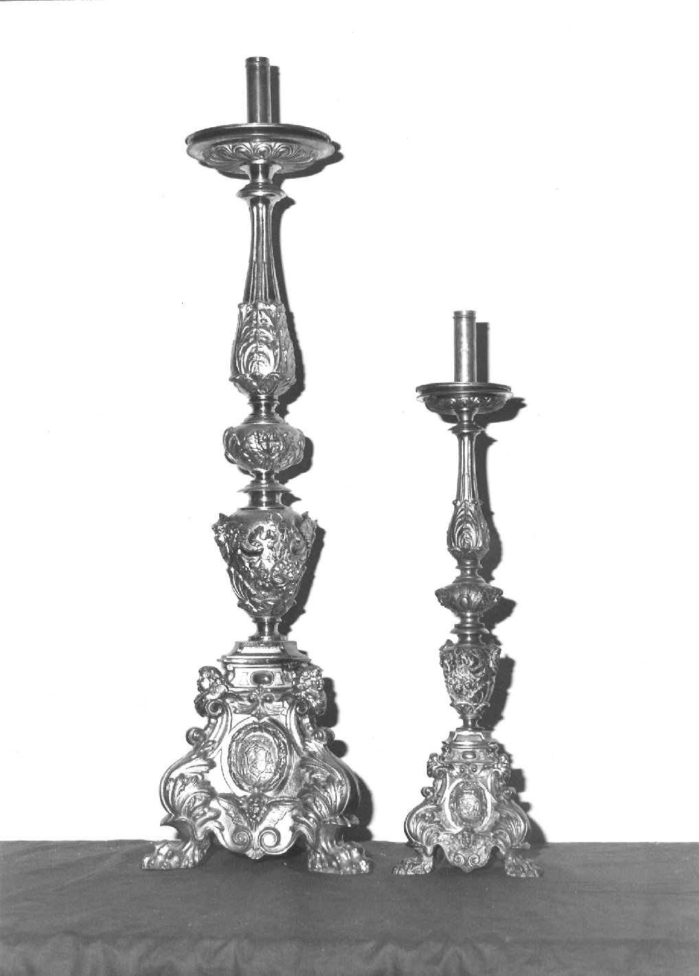 candeliere, serie - bottega marchigiana (prima metà sec. XX)