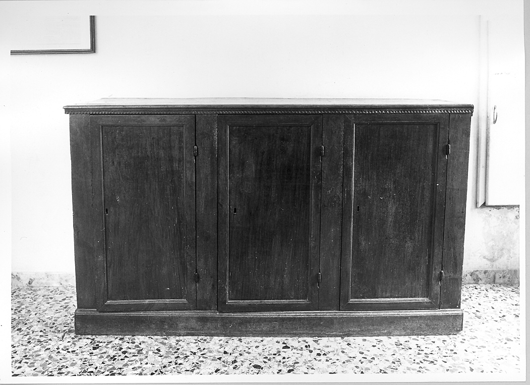 armadio da sacrestia, coppia - bottega marchigiana (fine/inizio secc. XVIII/ XIX)