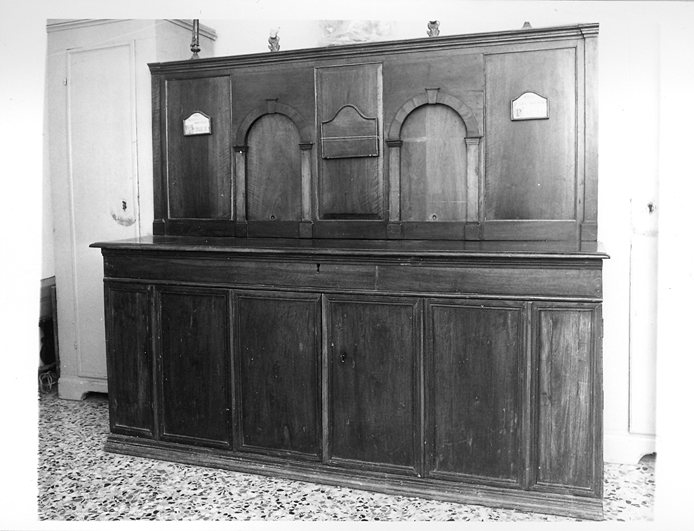 armadio da sacrestia - bottega marchigiana (sec. XVII)