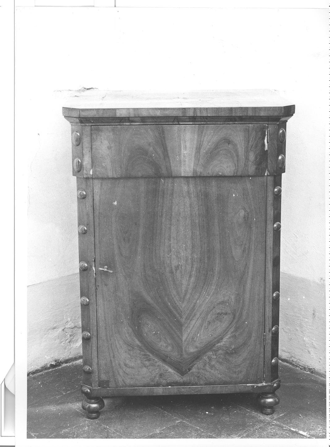 comodino, coppia - bottega italiana (sec. XIX)