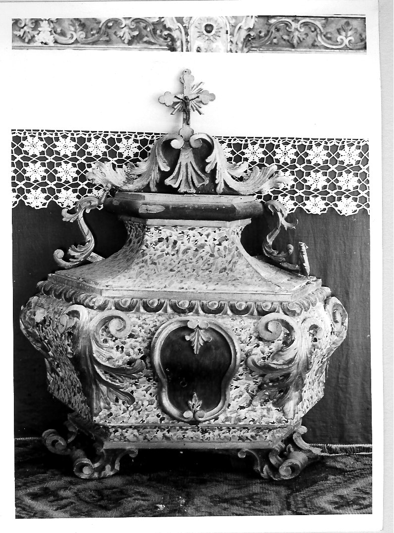 urna - bottega marchigiana (prima metà sec. XVII)