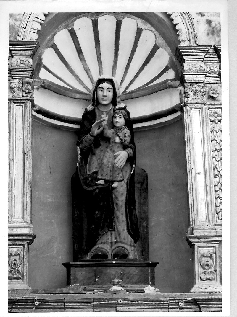 Madonna in trono con Bambino (statua) - bottega marchigiana (fine/inizio secc. XV/ XVI)