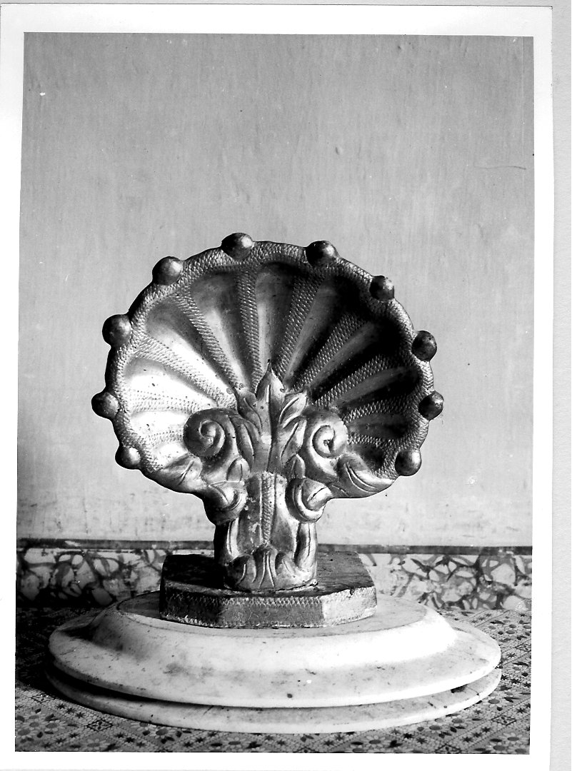 vaso d'altare con composizione floreale, serie - bottega marchigiana (sec. XVIII)