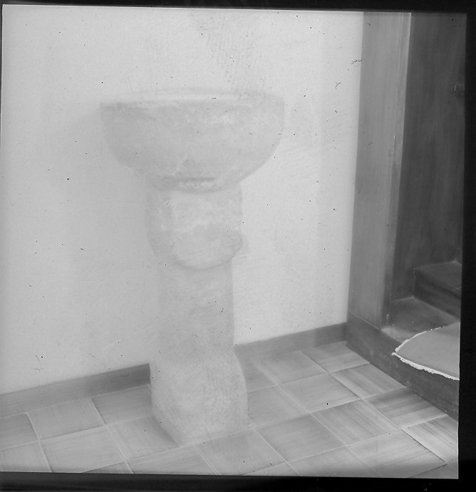 acquasantiera - a fusto - bottega marchigiana (sec. XIII)