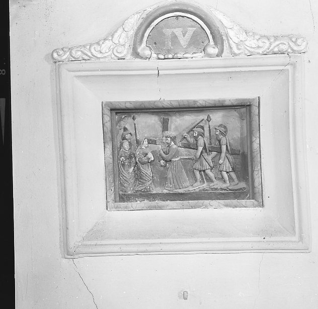 stazione IV: Gesù incontra la Madonna (Via Crucis, elemento d'insieme) di Bollini Antonio (sec. XIX)