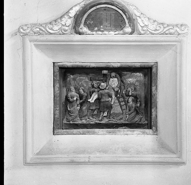 stazione XIII: Gesù deposto dalla croce (Via Crucis, elemento d'insieme) di Bollini Antonio (sec. XIX)