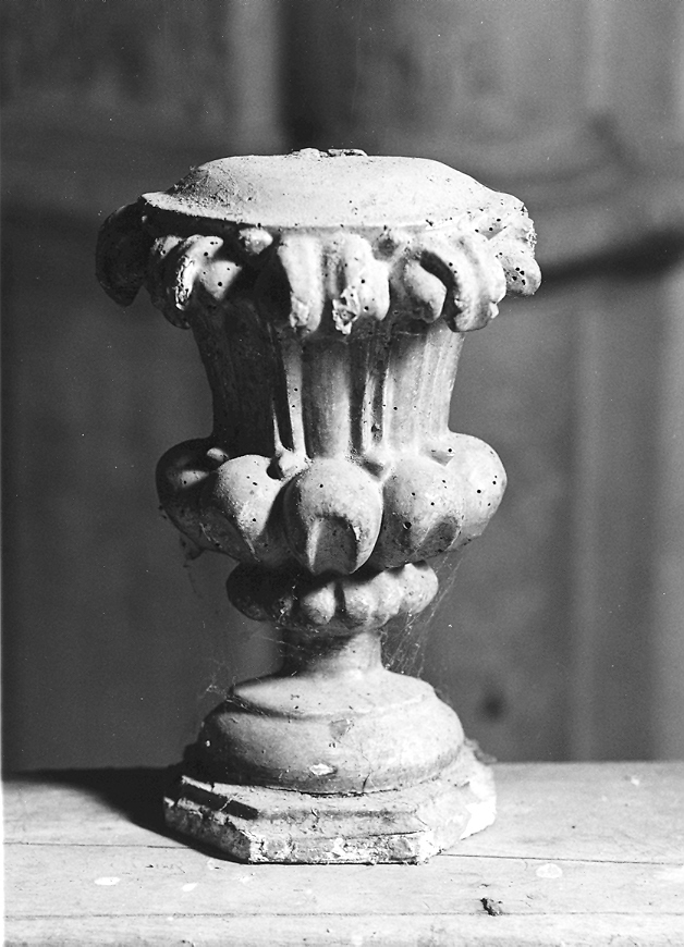 vaso - bottega marchigiana (fine/inizio secc. XVIII/ XIX)