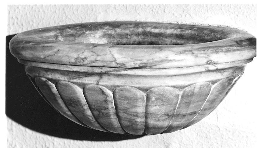 acquasantiera da parete - bottega marchigiana (prima metà sec. XX)