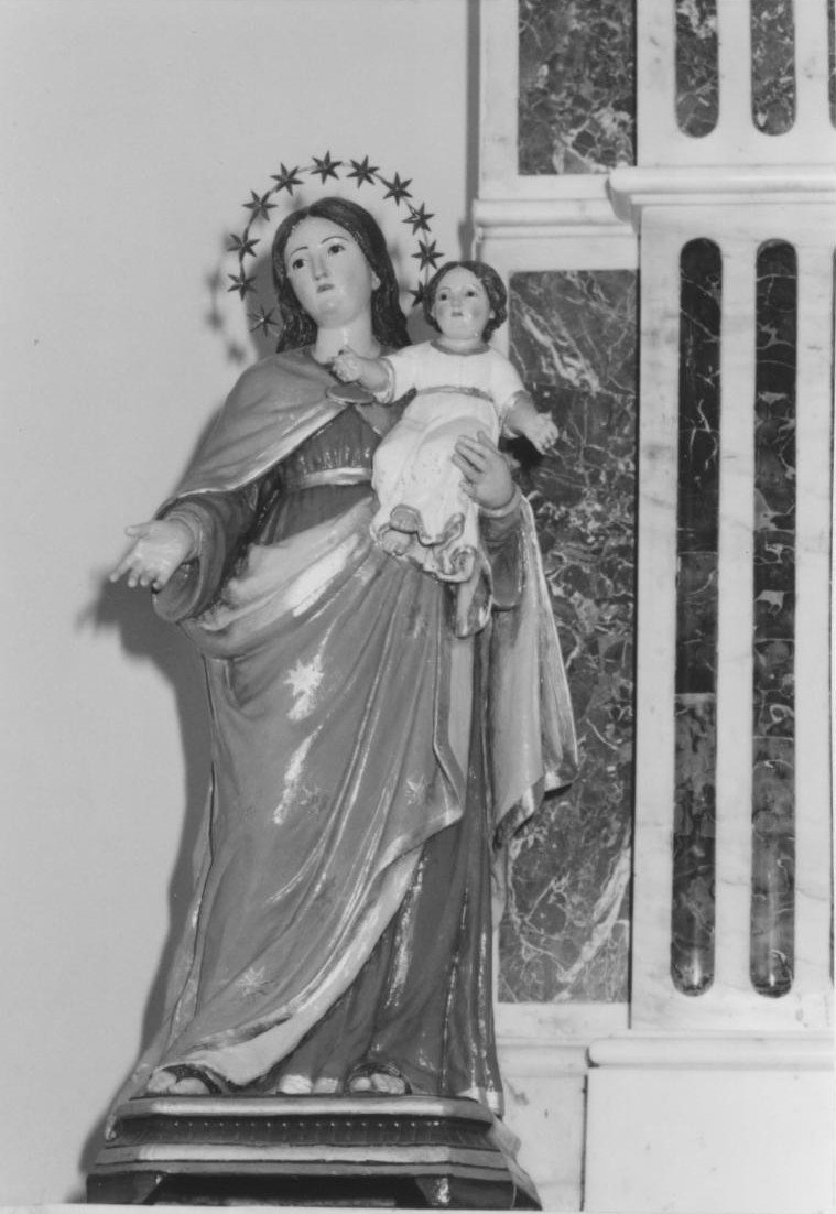 Madonna con personaggi che implorano il suo aiuto (scultura) - bottega sarda (sec. XVIII)