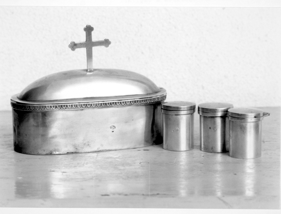 custodia - dei vasi per la riserva degli oli santi, insieme di Montaldo Luigi (sec. XIX)