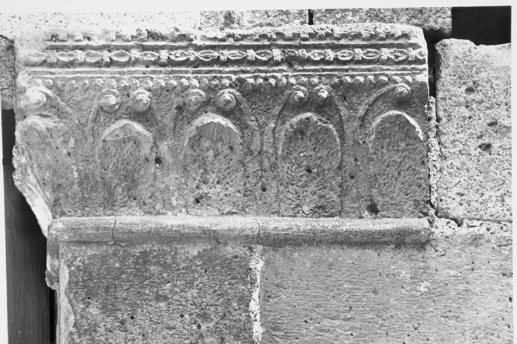 motivo decorativo fitomorfo (capitello di parasta, coppia) - bottega toscana (sec. XIV)
