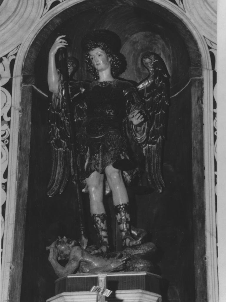 San Michele Arcangelo combatte Satana (statua) - bottega napoletana (secc. XVII/ XVIII)
