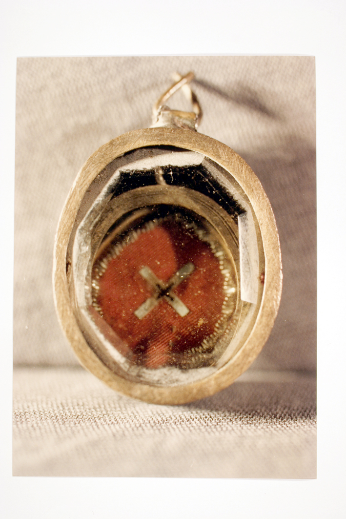 reliquiario a capsula - a pendente - bottega sarda (sec. XIX)