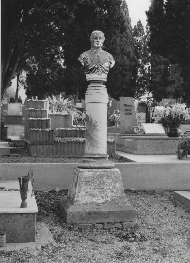 busto femminile (monumento funebre) di Sartorio Giuseppe (sec. XX)