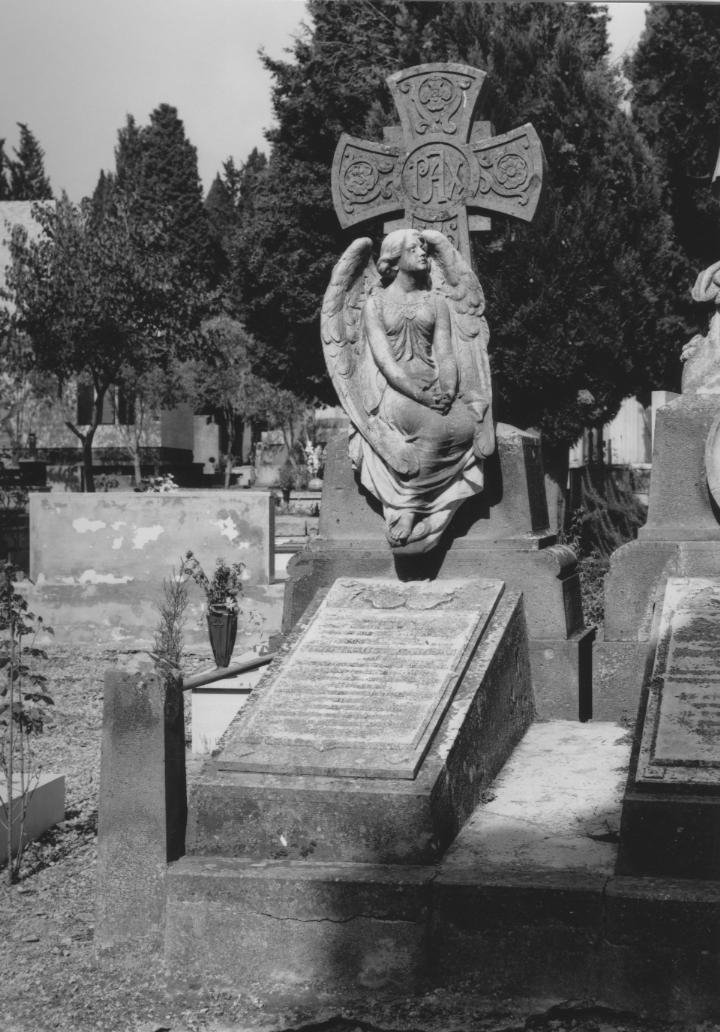 angelo (monumento funebre) di Sartorio Giuseppe (sec. XX)
