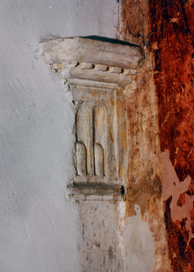 cornice architettonica, frammento - bottega sarda (sec. XVII)