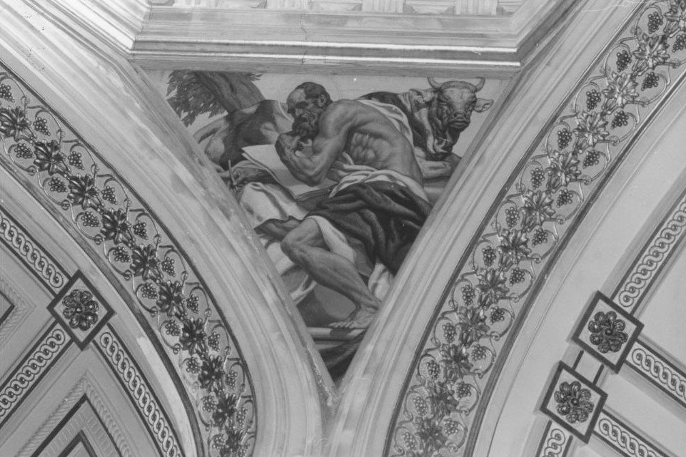 San Luca scrive il vangelo (dipinto) di Figari Filippo (sec. XX)
