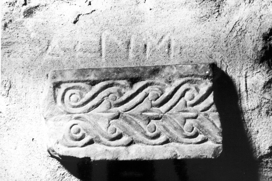 motivo decorativo a intreccio (pilastrino, frammento) - bottega bizantina (secc. VI/ IX)