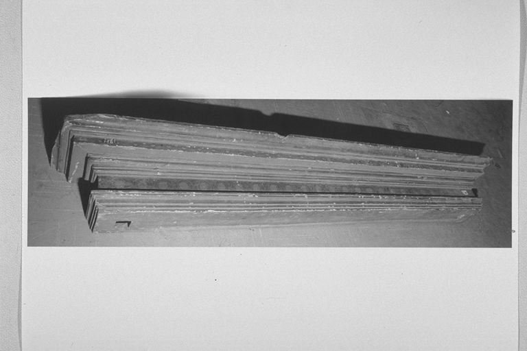 decorazione (cornicione, frammento) - bottega umbra (seconda metà sec. XIX)