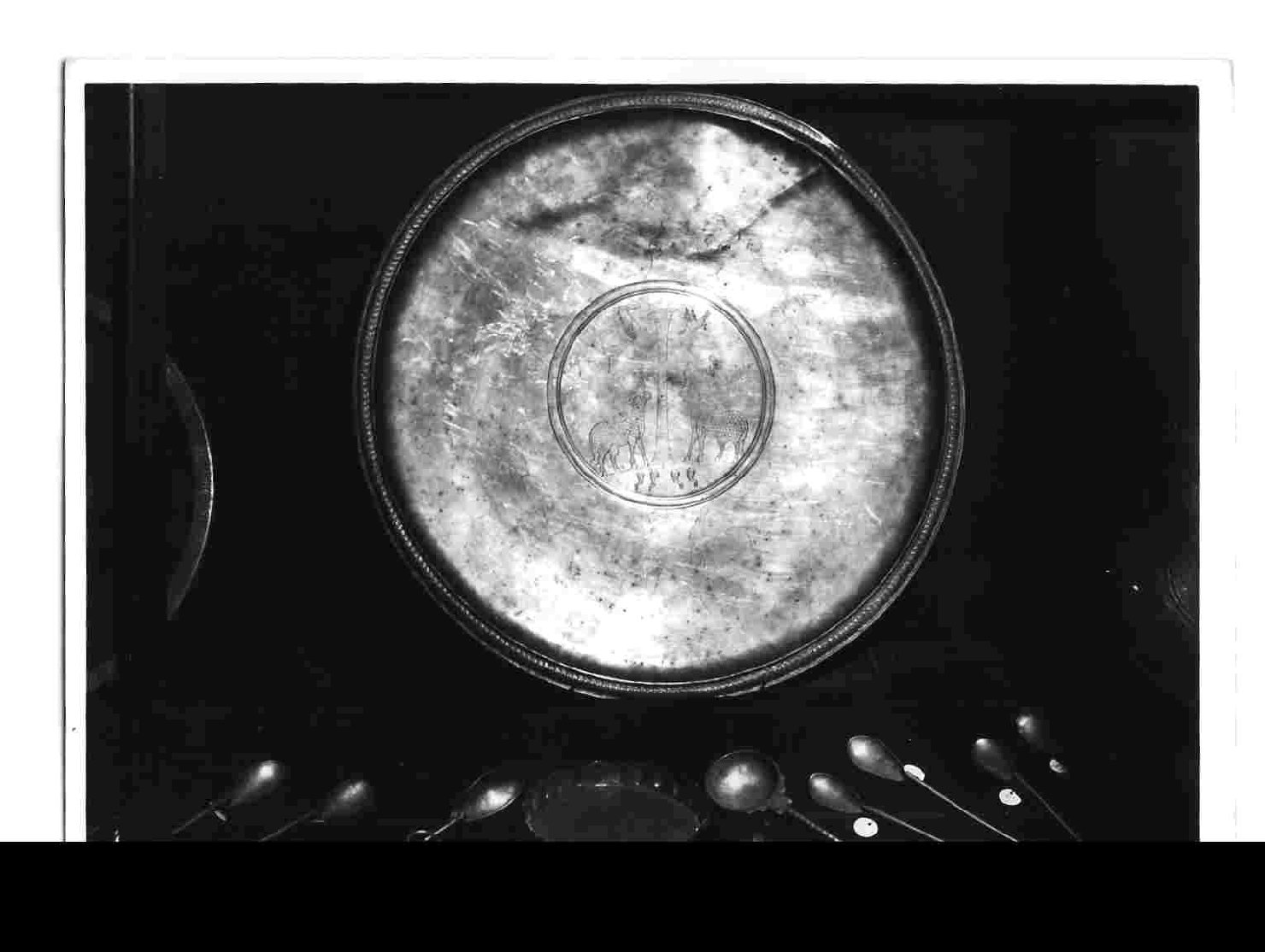 patena, insieme - bottega umbra (sec. VI)