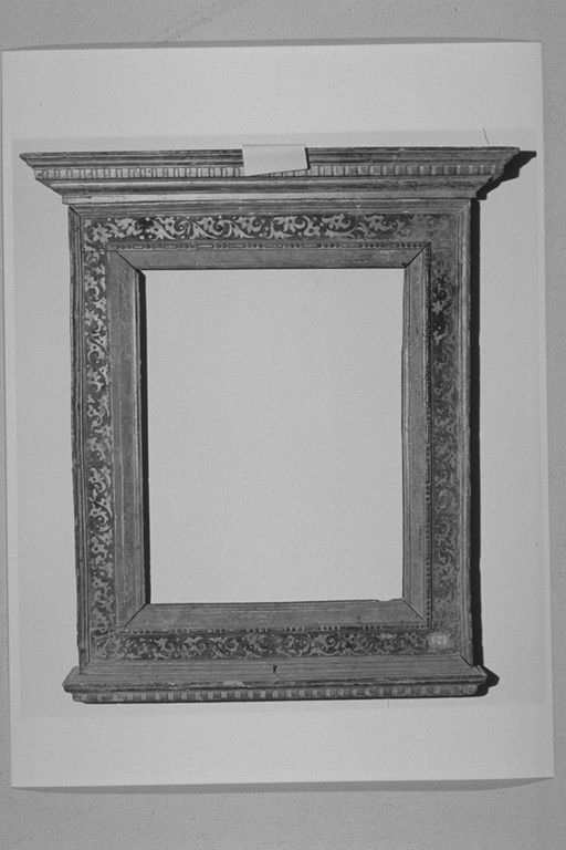 cornice, opera isolata - manifattura umbra (sec. XVI)