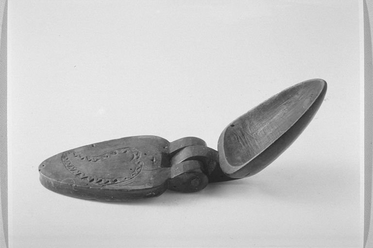 cucchiaio, opera isolata - produzione Italia centrale (metà sec. XIX)