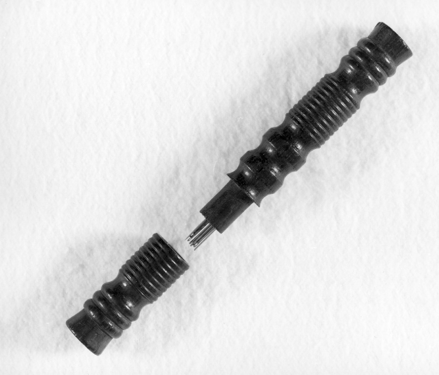 porta aghi, opera isolata - manifattura italiana (sec. XIX)