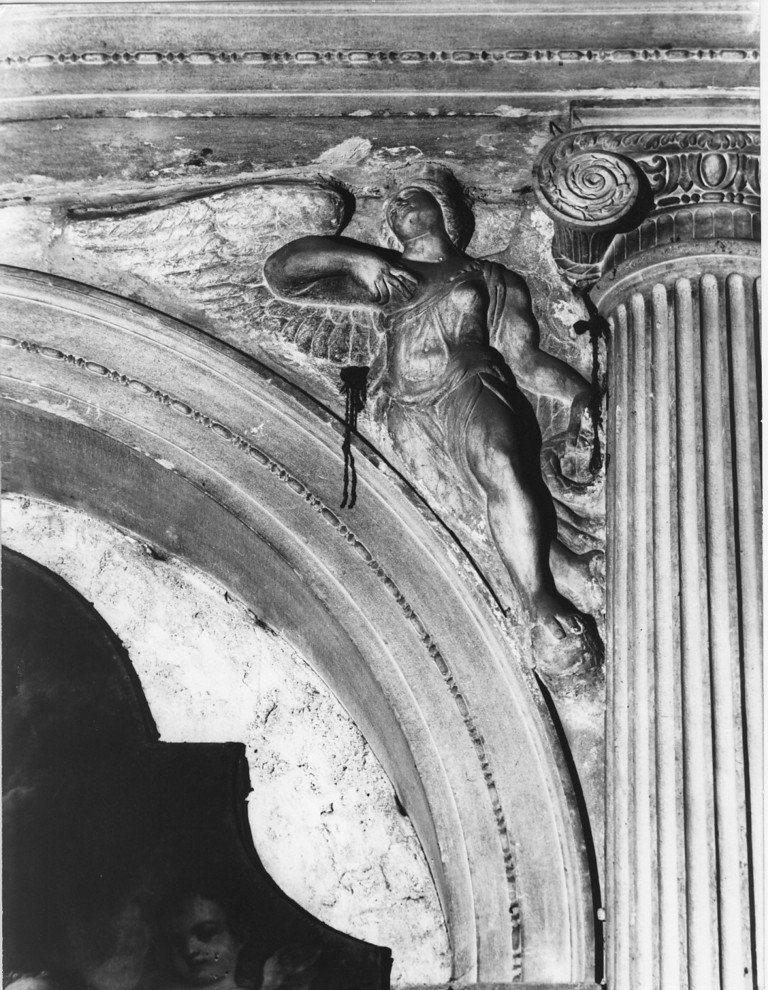 angelo (rilievo, elemento d'insieme) - ambito veronese (sec. XVI)