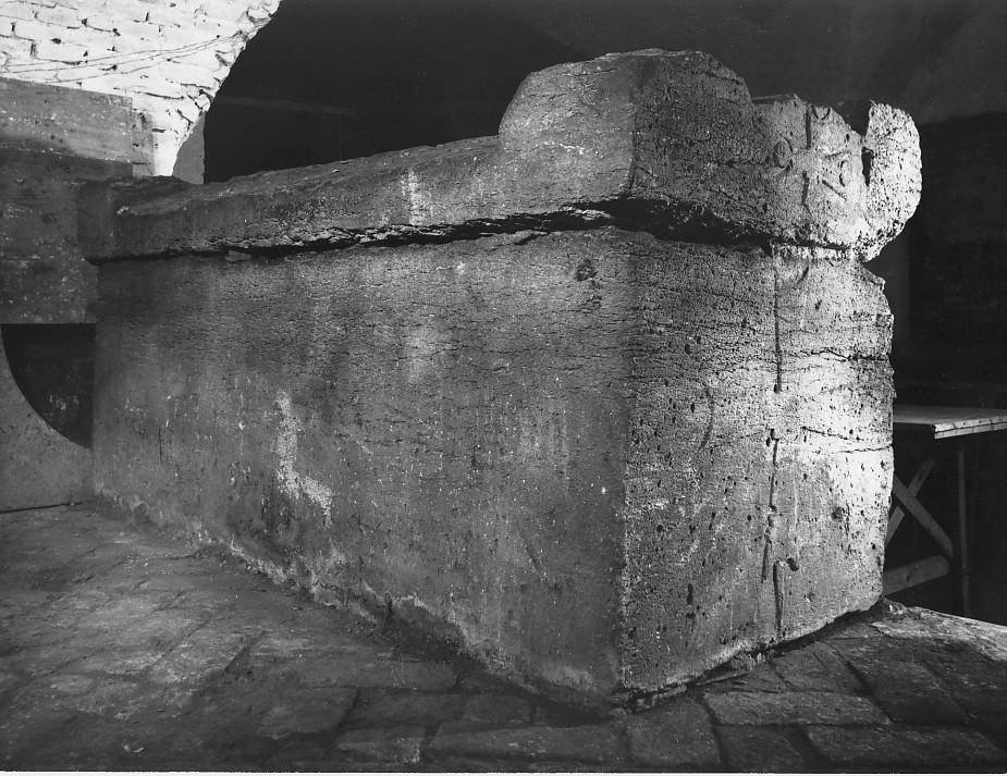 sarcofago - ambito veronese (fine/inizio secc. XIII/ XIV)