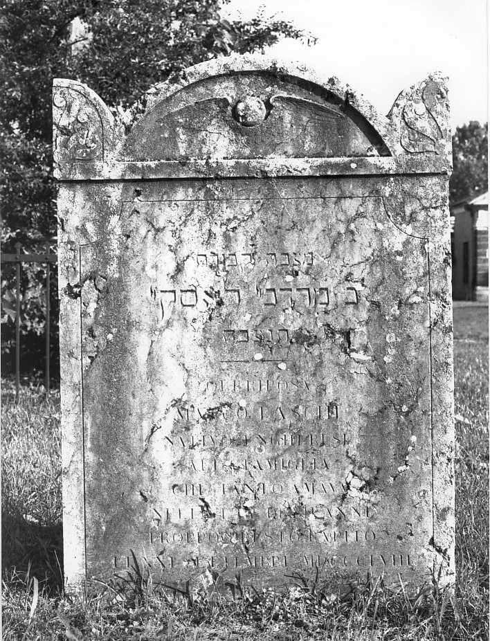 lapide tombale - bottega vicentina (sec. XIX)