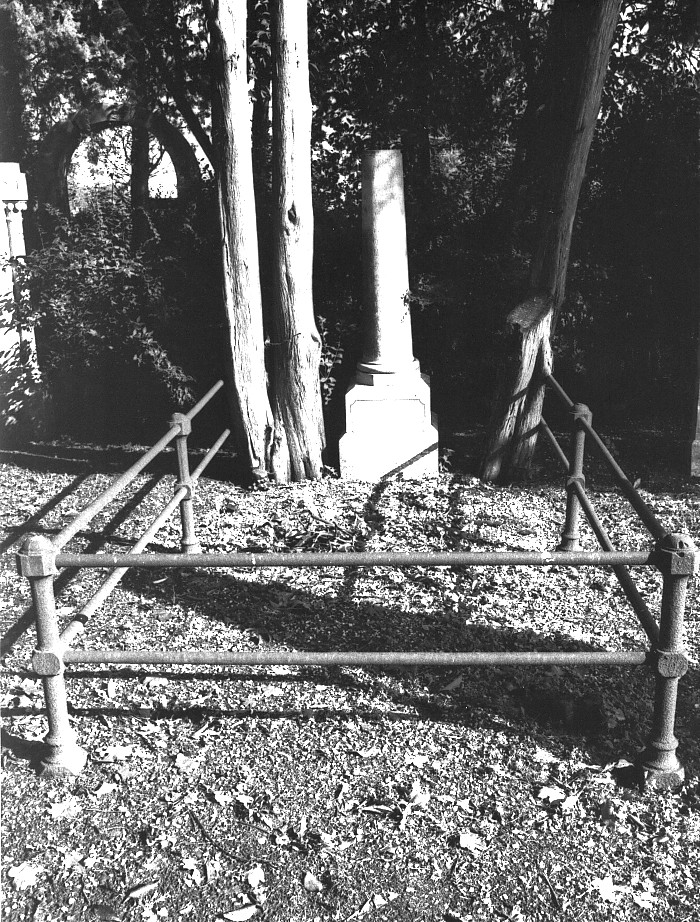 monumento funebre - bottega vicentina (seconda metà sec. XIX)