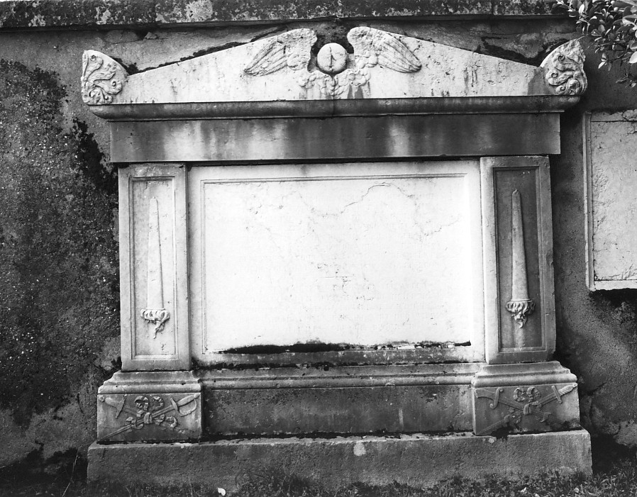 lapide tombale - bottega vicentina (?) (sec. XIX)