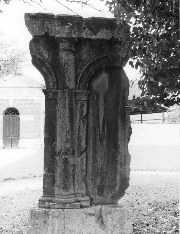 lapide tombale - bottega vicentina (sec. XX)