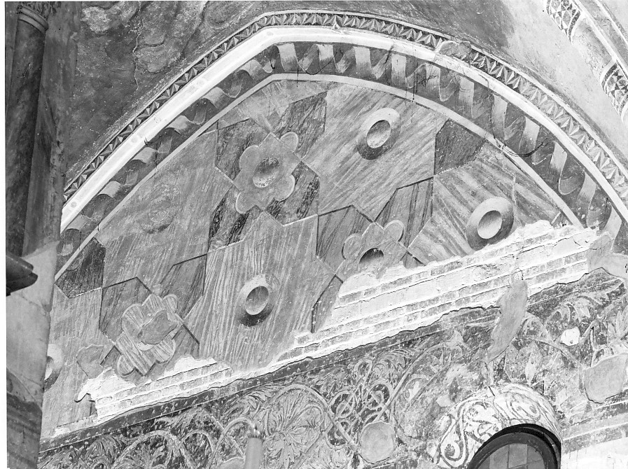 motivi decorativi geometrici (dipinto) - ambito veronese (sec. XIV)