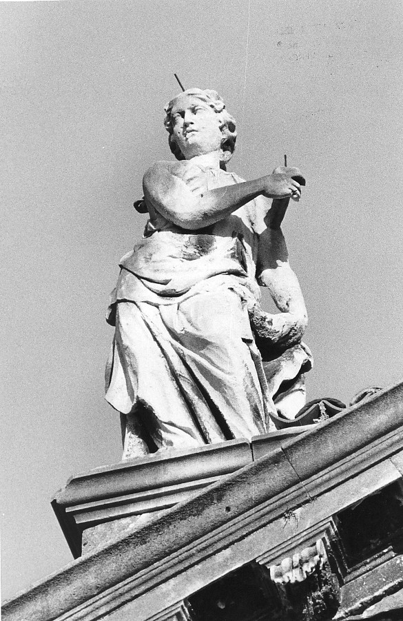 figura allegorica femminile (statua) di Bendazzoli Giovanni Battista (sec. XVIII)