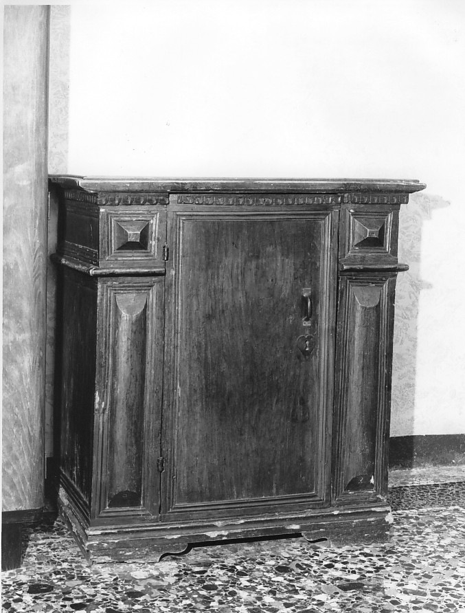 armadietto, opera isolata - produzione veneta (sec. XVII)