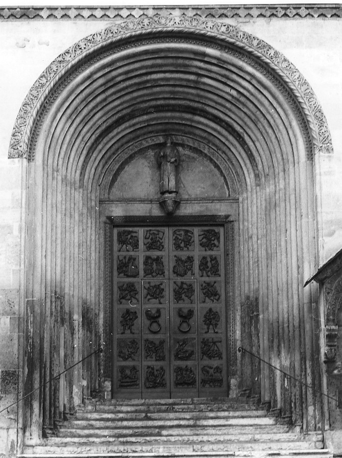 portale - ad arco, insieme - ambito veronese (primo quarto sec. XIV)