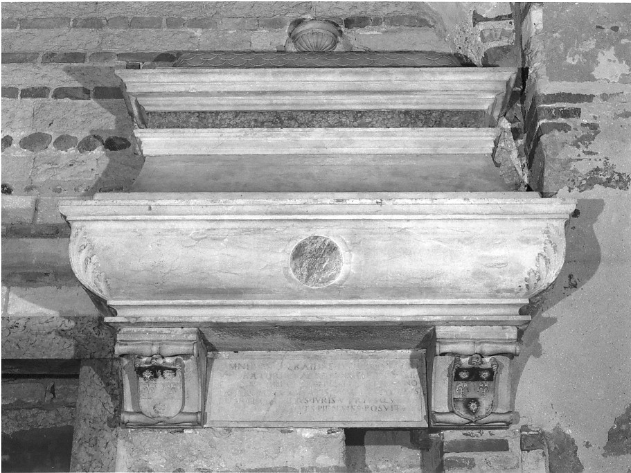 monumento funebre - manifattura veronese (sec. XVI)