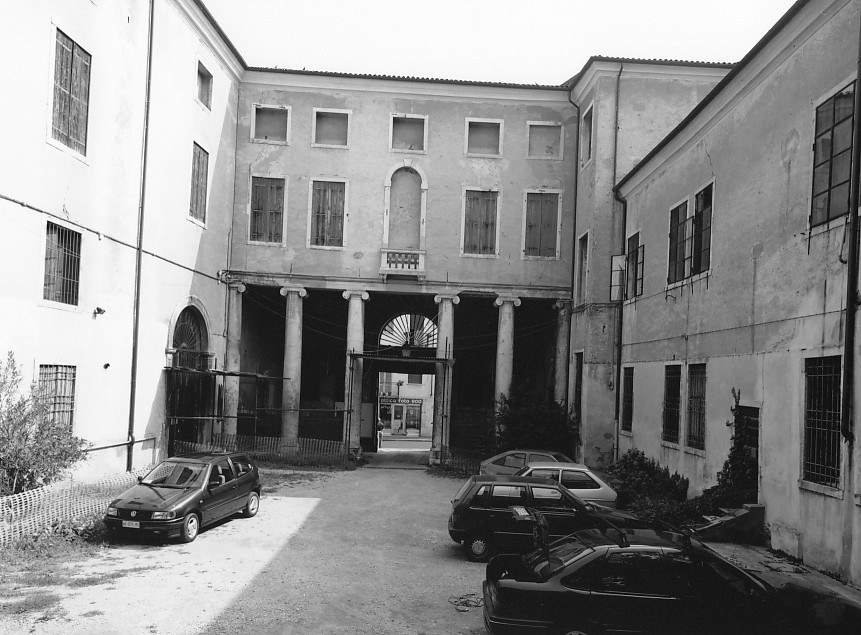 decorazione plastico-architettonica di Pizzocaro Antonio (terzo quarto sec. XVII)