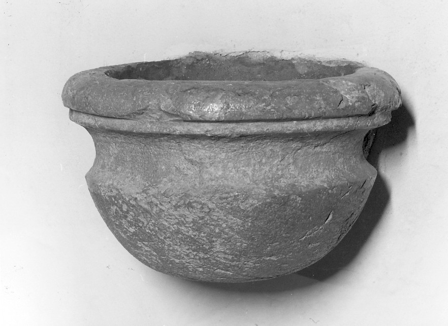 acquasantiera da parete, serie - ambito bassanese (sec. XIX)